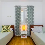 Private Garden - Two-bedroom With Garden And Terrace