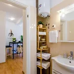 Apartman Private Garden - Two-bedroom With Garden And Terrace *