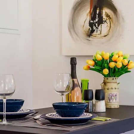 Private Garden - Two-bedroom With Garden And Terrace Appartamento Ragusa