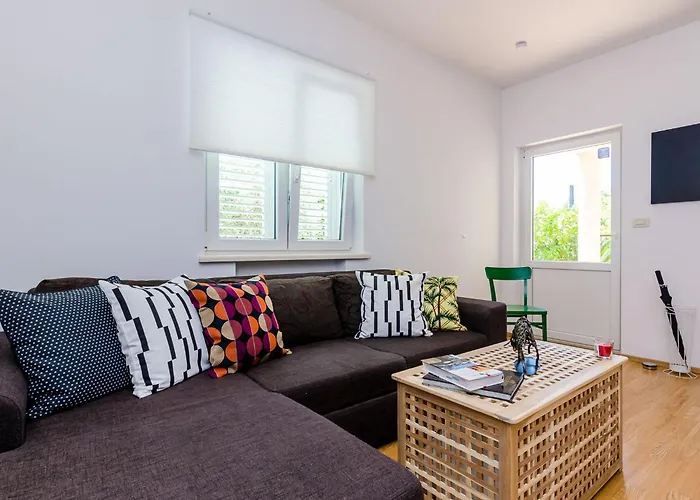 Private Garden - Two-bedroom With Garden And Terrace * Дубровник