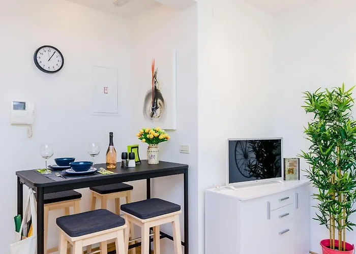 아파트 Private Garden - Two-bedroom With Garden And Terrace