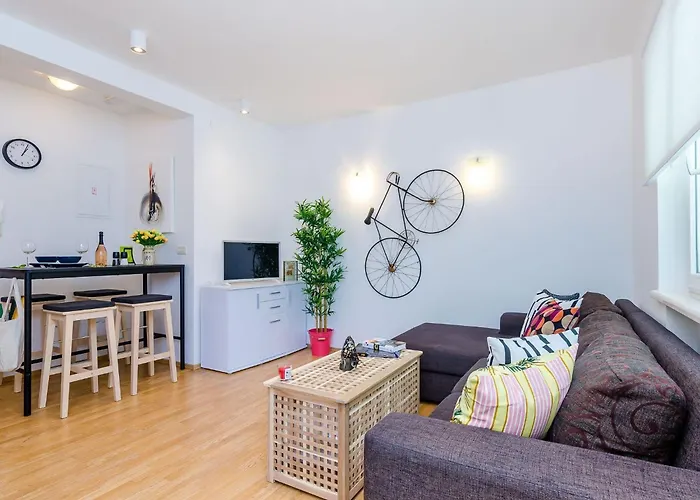 Private Garden - Two-bedroom With Garden And Terrace *