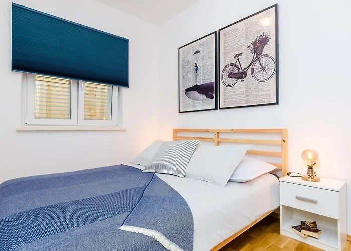 Apartman Private Garden - Two-bedroom With Garden And Terrace