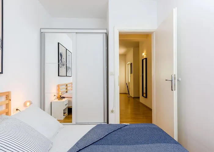 Private Garden - Two-bedroom With Garden And Terrace Апартаменты Дубровник