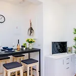 Daire Private Garden - Two-bedroom With Garden And Terrace